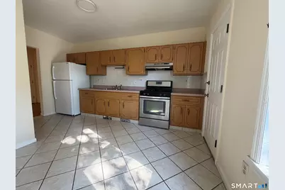 368 Benham Avenue #2nd Floor, Bridgeport, CT 06604 - Photo 12