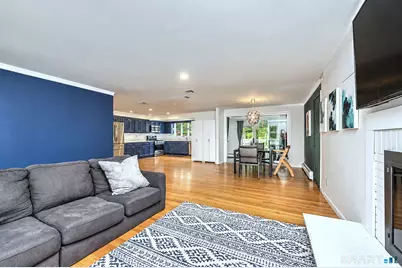 109 Saint Charles Avenue, Stamford, CT 06907 - Photo 10