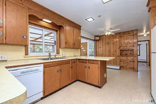 18 Ta'Agan Point Rd, Danbury, CT 06811 - Photo 10