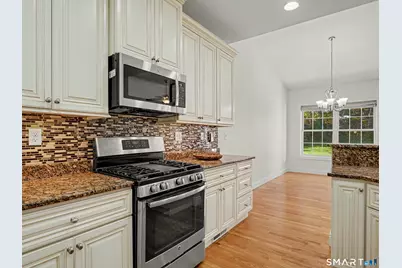 41 Pondview Circle #41, Beacon Falls, CT 06403 - Photo 8
