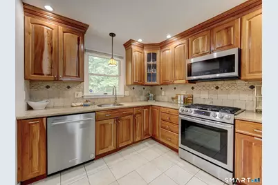 98 St James Street, West Hartford, CT 06119 - Photo 12