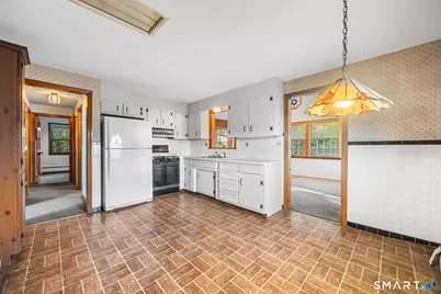 24 Diamond Avenue, Bethel, CT 06801 - Photo 8