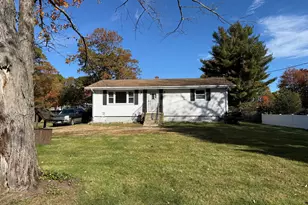 33 Deepwood Dr, Wolcott, CT 06716 - Photo 2
