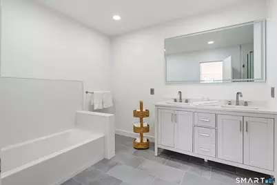 31 Harbour Close #31, New Haven, CT 06519 - Photo 22