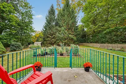40 Kensington Road, Stamford, CT 06905 - Photo 32