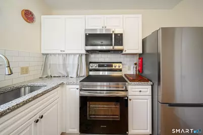 198 Heritage Village #B, Southbury, CT 06488 - Photo 10