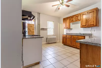 28 Edgewood Street, Hartford, CT 06112 - Photo 12