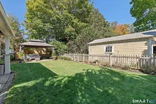14 Dante Pl, Hamden, CT 06514 - Photo 10