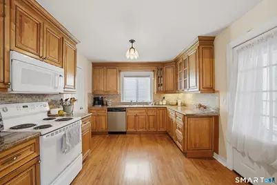 128 Van Buskirk Avenue, Stamford, CT 06902 - Photo 26