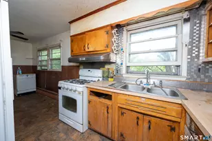 349 Gilbert Ave, Hamden, CT 06514 - Photo 4