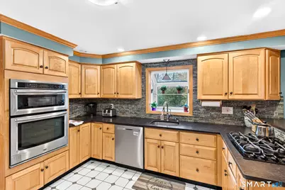 6 Lawton Drive, Simsbury, CT 06070 - Photo 14
