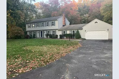 40 Sturbridge Lane, Trumbull, CT 06611 - Photo 2