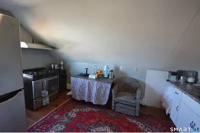 1176 Fairfield Avenue #3rd Fl, Bridgeport, CT 06605 - Photo 8