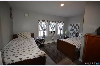 1176 Fairfield Avenue #3rd Fl, Bridgeport, CT 06605 - Photo 12