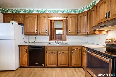 160 Astoria Avenue, Bridgeport, CT 06604 - Photo 20