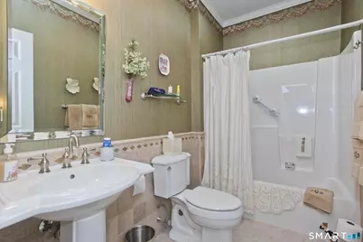 26 Ross Way #26, Windsor Locks, CT 06096 - Photo 20