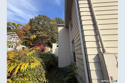 301 Oak Street, Waterbury, CT 06705 - Photo 12