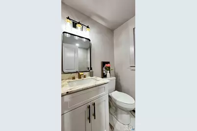 32 Forest Court North, Hamden, CT 06518 - Photo 12