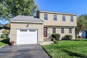 113 Beaumont St Fairfield CT 06824 MLS 170546737 Coldwell Banker