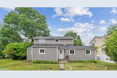 114 Castle Avenue, Fairfield, CT 06825 - Photo 1