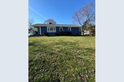 15 Rebecca Street, Trumbull, CT 06611 - Photo 1