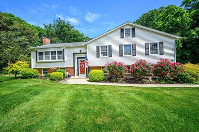 18 Colonial Drive, North Haven, CT 06473 - Photo 1