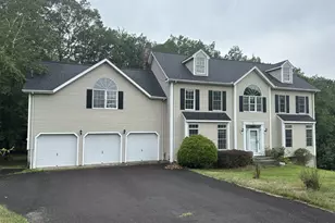52 Quarry Ln, Hamden, CT 06518 - Photo 1