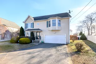 66 Chamberlain Pl, Bridgeport, CT 06606 - Photo 1