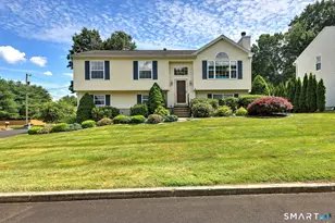 2 Michelle Ln, Naugatuck, CT 06770 - Photo 1