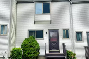 147 Suffolk Ct, Meriden, CT 06450 - Photo 1