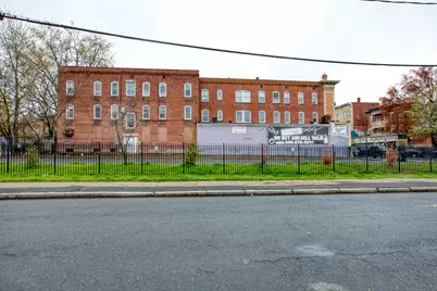 821 Park Street #827 2E, Hartford, CT 06106 - Photo 1