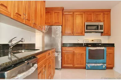 25 Pine Hill Avenue #D, Stamford, CT 06906 - Photo 1
