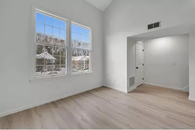 11 Concorde Way #B3, Windsor Locks, CT 06096 - Photo 1