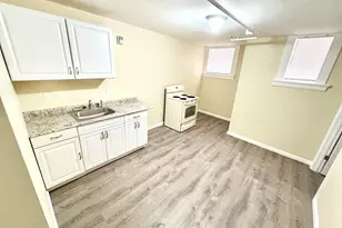 135 W Main St, Waterbury, CT 06702 - Photo 1