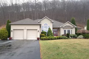 121 Sea Green Dr, Berlin, CT 06037 - Photo 1