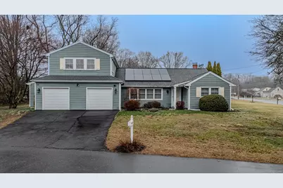 142 Richfield Road, Trumbull, CT 06611 - Photo 1