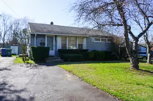 45 Spencer Dr, Middletown, CT 06457 - Photo 1