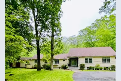 8 Dundee Road, Stamford, CT 06903 - Photo 1