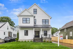 879 Riverside Dr, Fairfield, CT 06824 - Photo 1