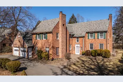 366 Bloomfield Avenue, West Hartford, CT 06117 - Photo 1