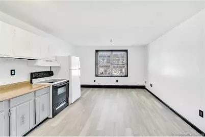 1660 East Main Street #3Q, Waterbury, CT 06705 - Photo 1