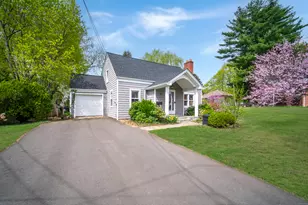 22 Hooker Dr, West Hartford, CT 06107 - Photo 1