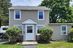 7 E Pattagansett Rd, East Lyme, CT 06357 - Photo 1