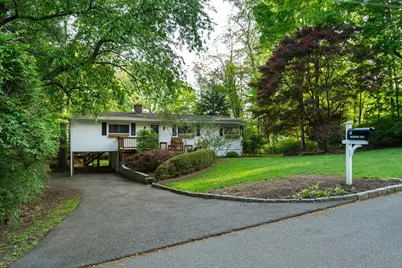 16 Wakerobin Road, Norwalk, CT 06851 - Photo 1