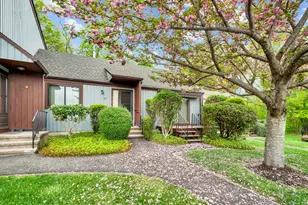 17 Shepard Hill Rd, Hamden, CT 06514 - Photo 1