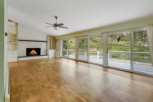 102 Colonial Rd, Guilford, CT 06437 - Photo 1