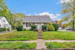 135 Streckfus Rd, Stratford, CT 06614 - Photo 1