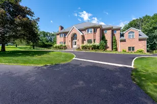 19 Stone Fence Ln, Stamford, CT 06903 - Photo 1