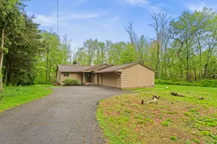 27 Adams Rd, Bloomfield, CT 06002 - Photo 1