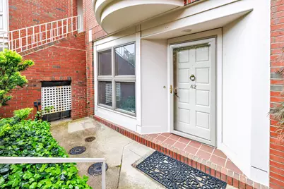 42 Temple Court #42, New Haven, CT 06511 - Photo 1